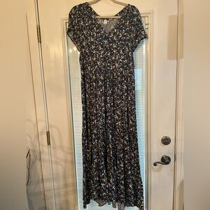 Old Navy Navy Floral Maxi Dress